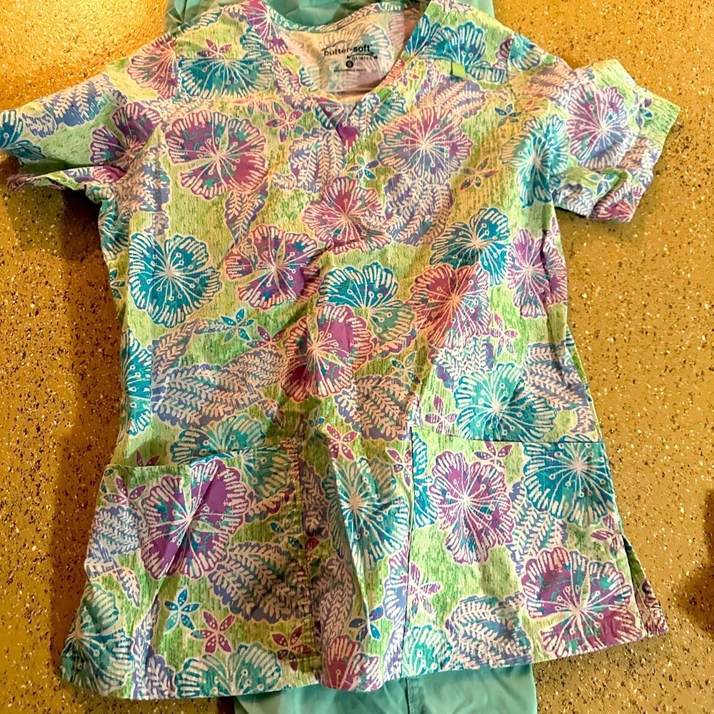 Uniform scrub set